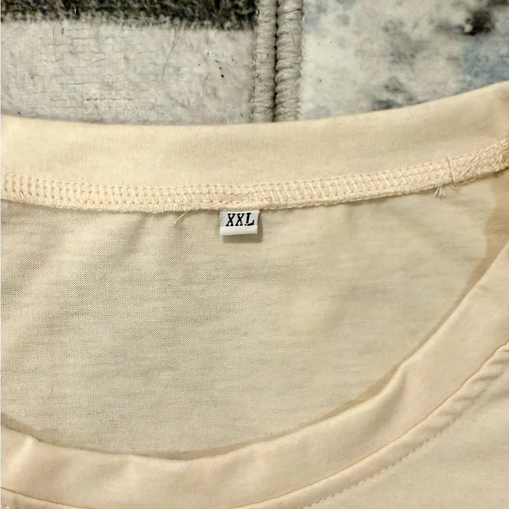 4/$20 🛍️ Super Soft Cream T-Shirt with Moon and Stars Design - Picture 3 of 6